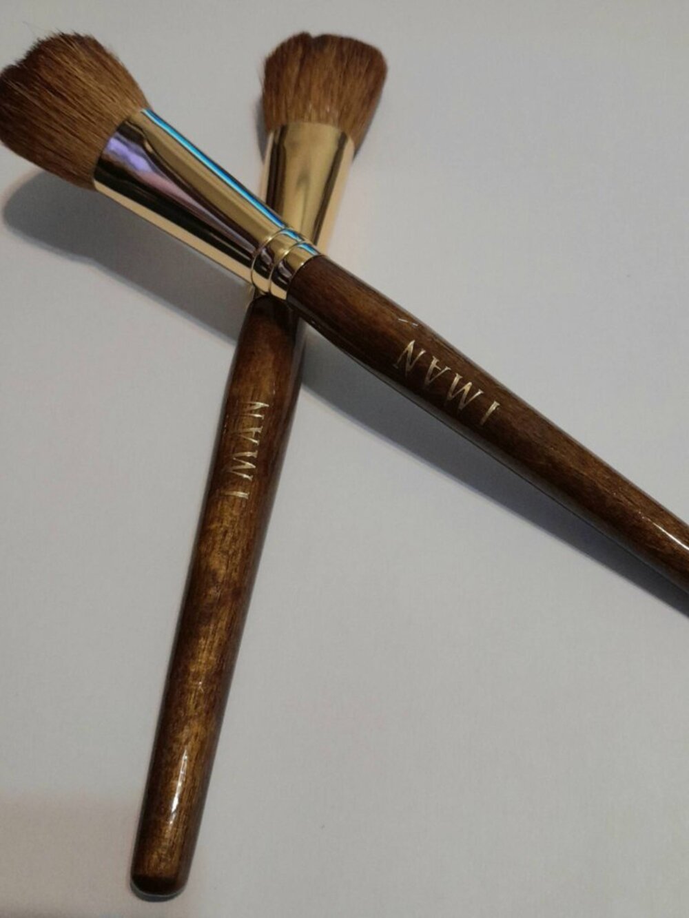 IMAN Luxe Blusher Brush Bundle – 2 Makeup Brushes with Packaging